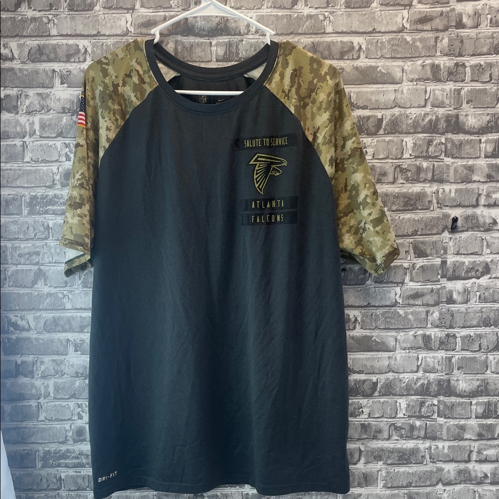 Atlanta Falcons
Men's Gray and‎ Camouflage T-Shirt
Salute to service